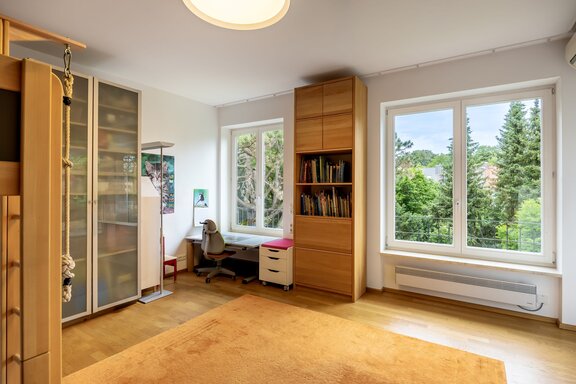 Freundliches Kinderzimmer