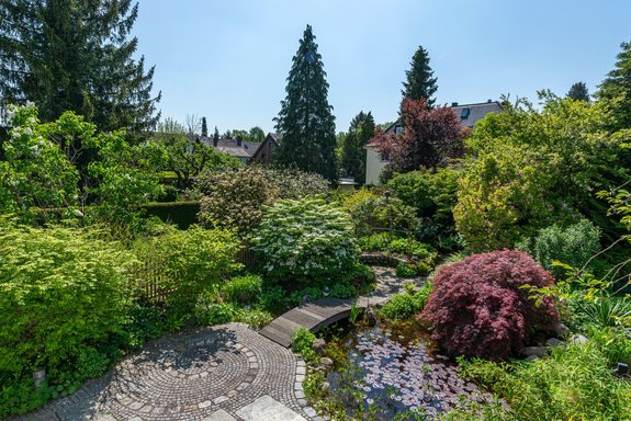 Gartenparadies mit Teich
