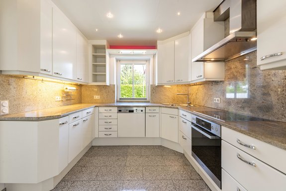 Komplett ausgestattete Küche