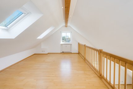 Weitläufige Galerie