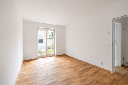 Schlafzimmer mit Gartenzugang