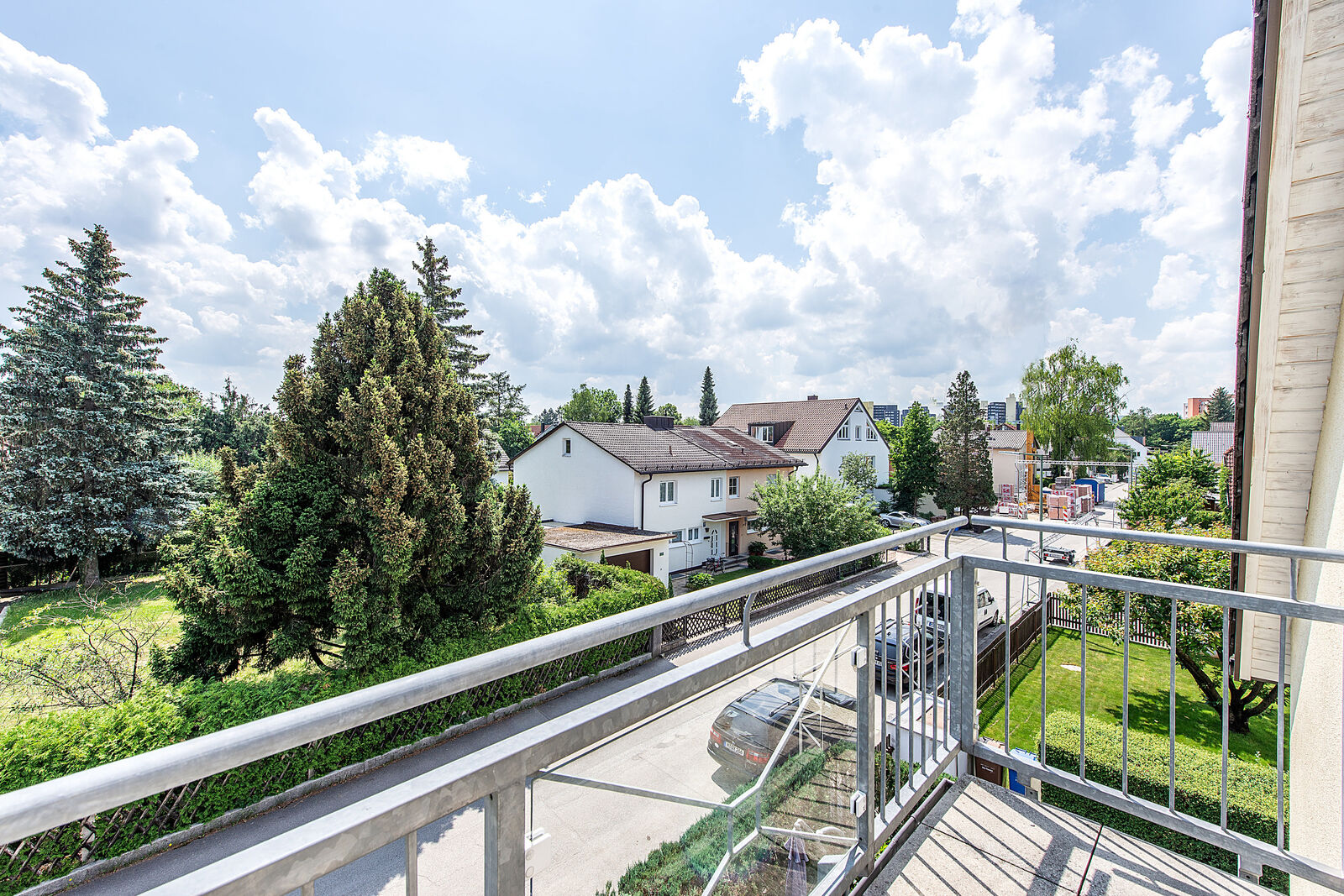 Balkon mit Süd-Ost-Ausrichtung