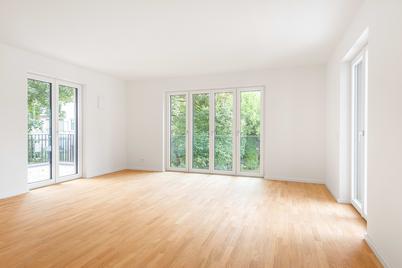 Bright 3.5 room apartment with two balconies in family-friendly location for first-time occupancy