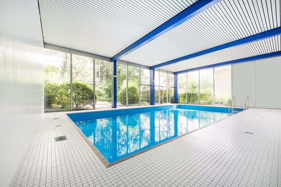 Gemeinschaftsschwimmbad