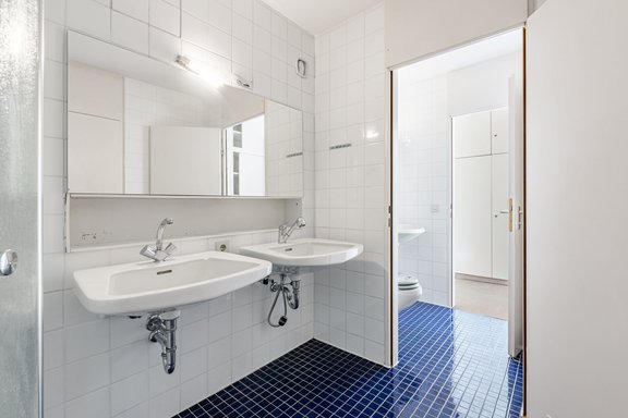 Bad mit separatem WC