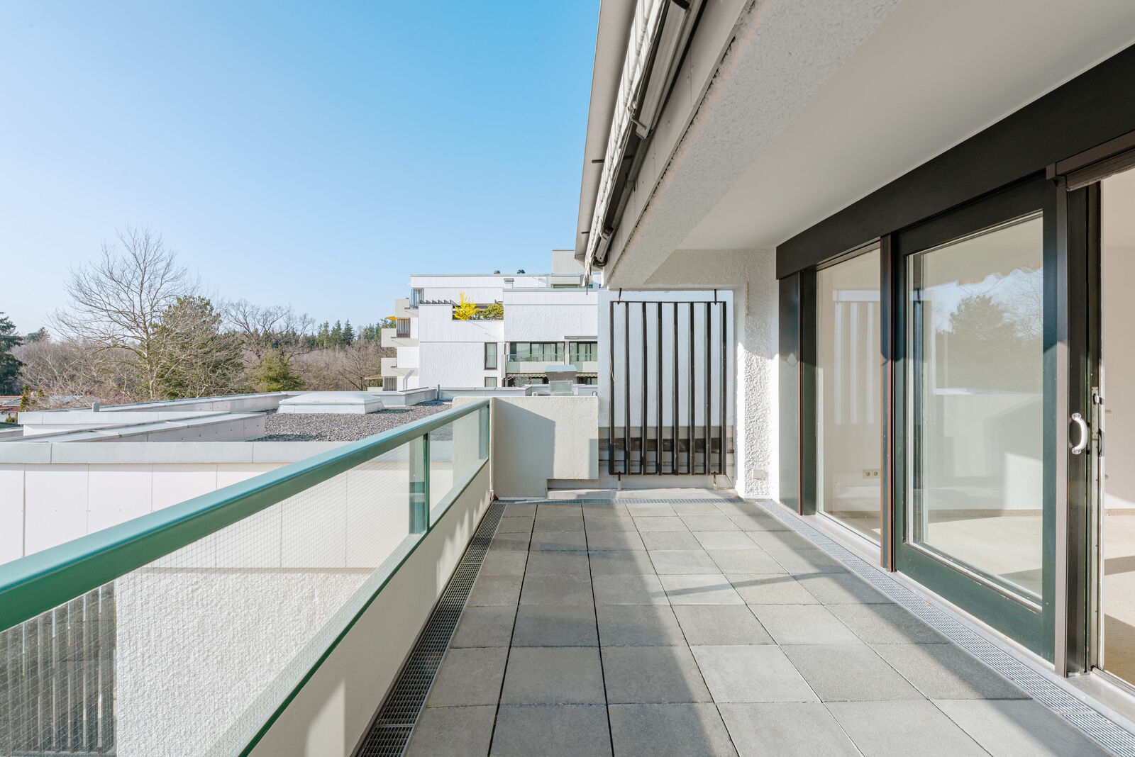 Sonnige u. großzügige Terrasse