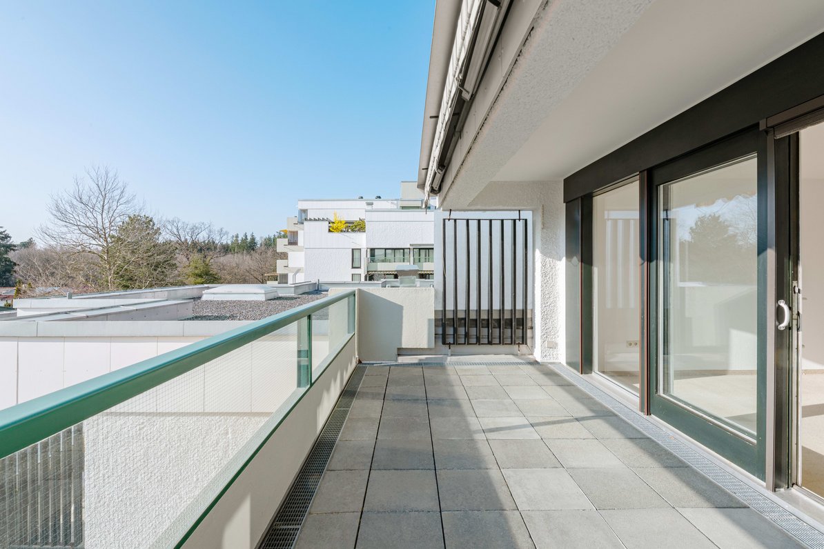 Sonnige u. großzügige Terrasse