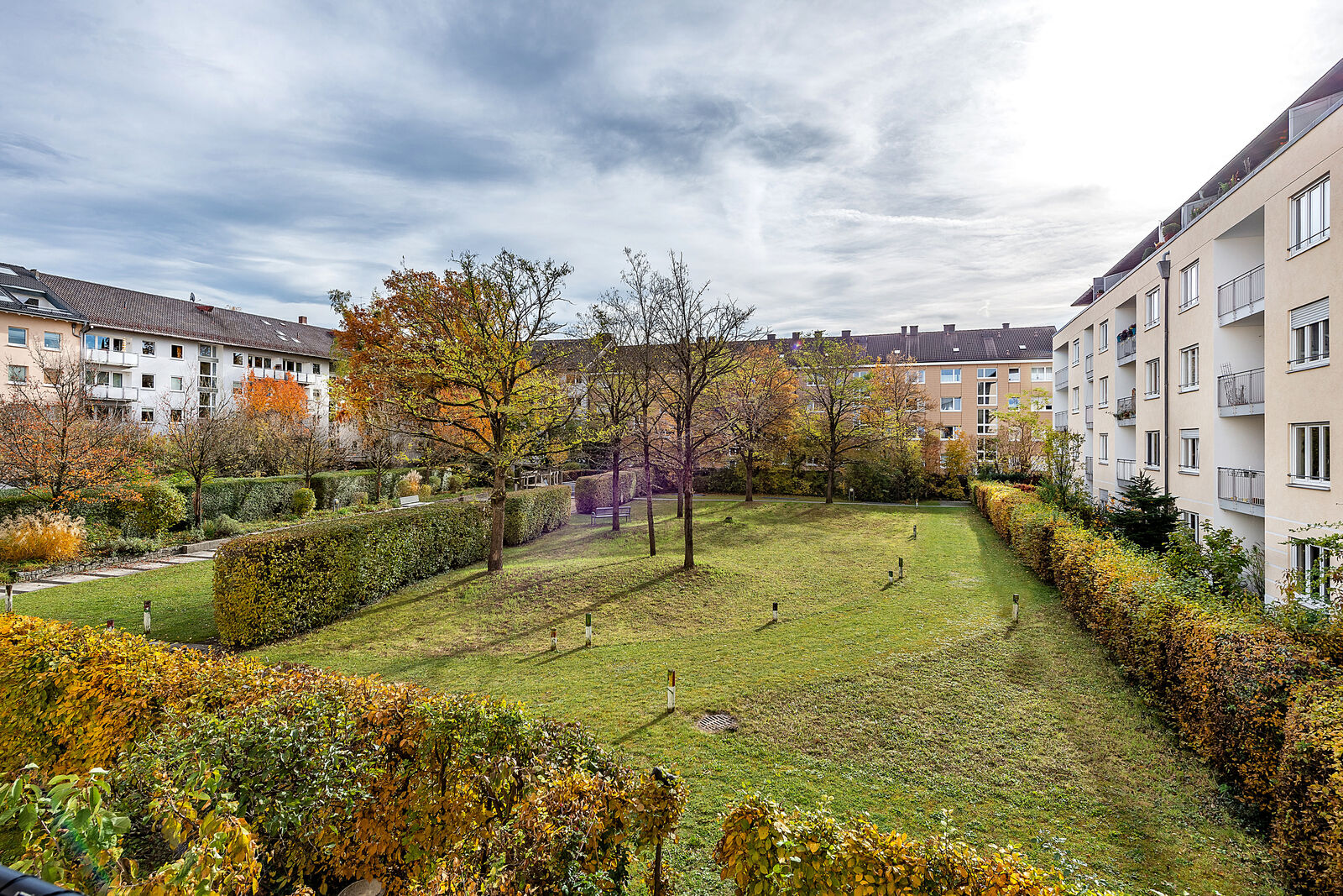 Blick in den grünen Innenhof
