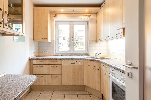 Einbauküche mit Fronten