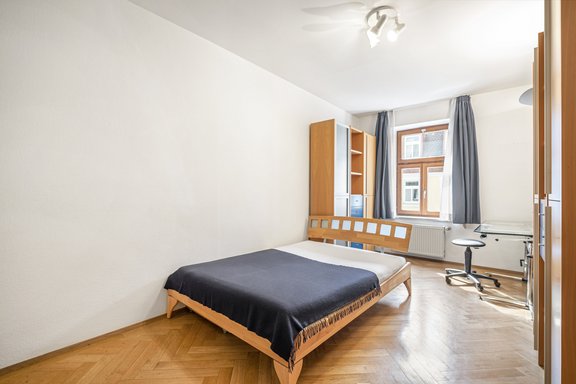 Ca. 15 m² großes Schlafzimmer