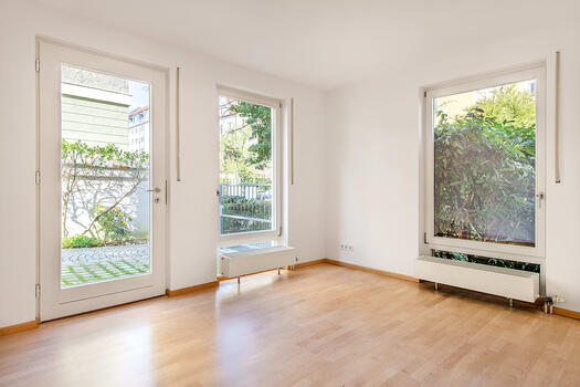 Helles Schlafzimmer mit eigenem Zugang