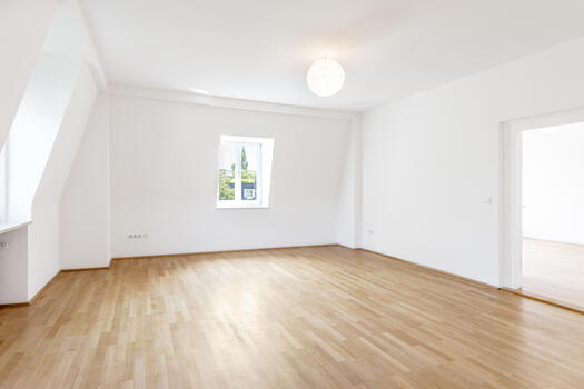 Beautiful living / dining area
