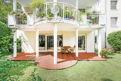 Bright, well-kept 4-room terrace apartment in urban, quiet courtyard location