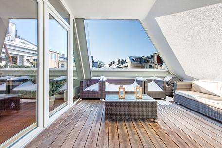 Helle, großzügig geschnittene Maisonette-Wohnung mit 4 Zimmern und sonniger Süd-Loggia