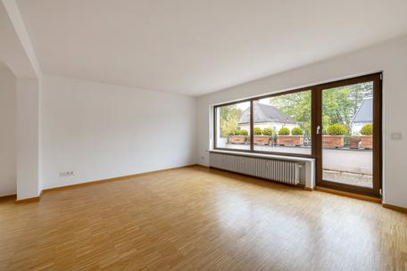 Bright, well-designed 2.5-room apartment with two balconies and hobby room