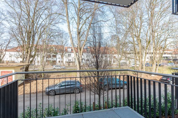 Balkon mit Blick auf den Karneidplatz