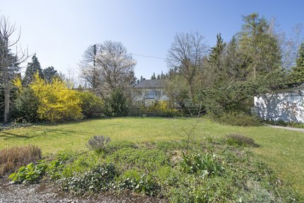 Sonniges Südgrundstück