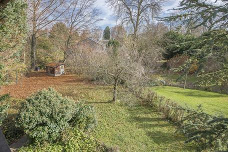 Herrliches Baugrundstück mit Altbestand in bester Lage für großzügiges Einfamilienhaus