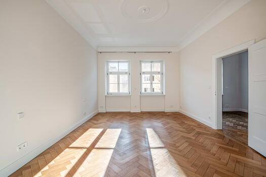 Drei bis vier Schlafzimmer