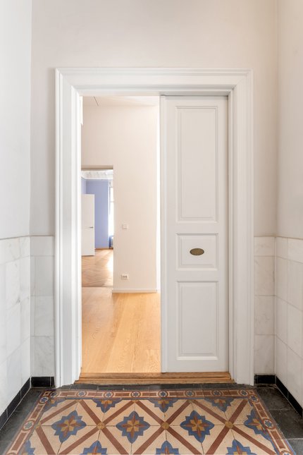 Repräsentative Wohnungstür