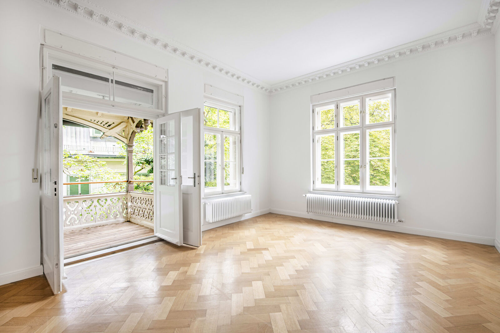 Repräsentatives Zimmer mit Loggia