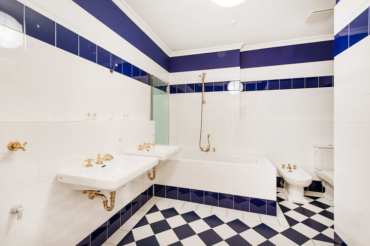 Badezimmer mit Wanne