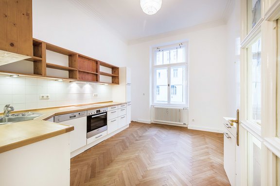 Einbauküche mit hochwertigen Geräten