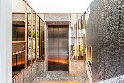 Private entrance with elevator