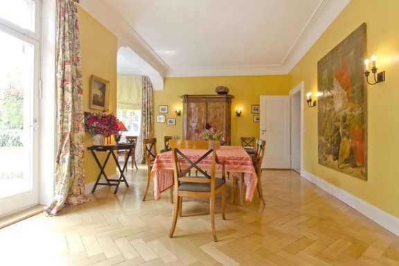 Dining room with terrace access