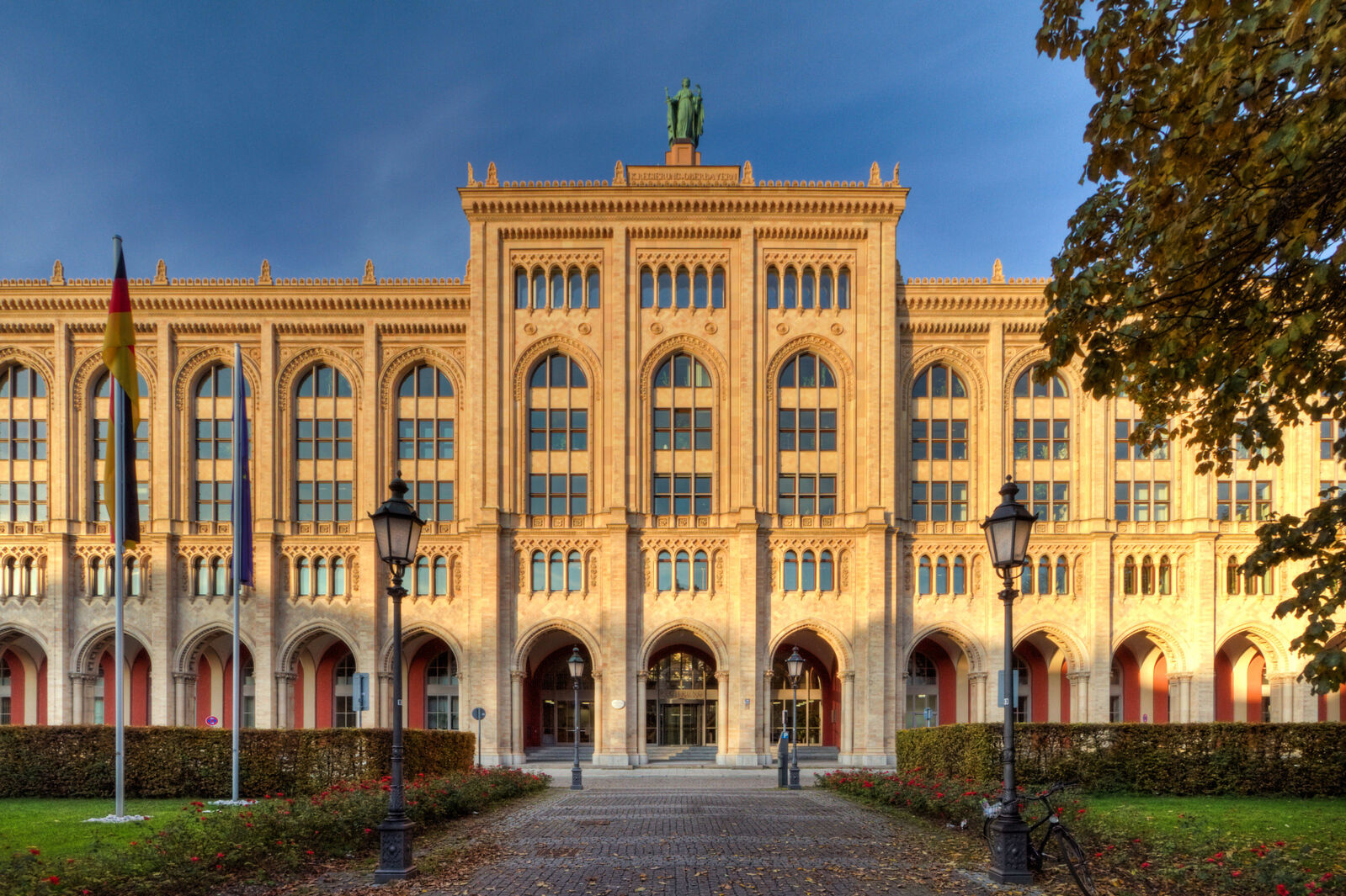 Die nahe Maximilianstraße