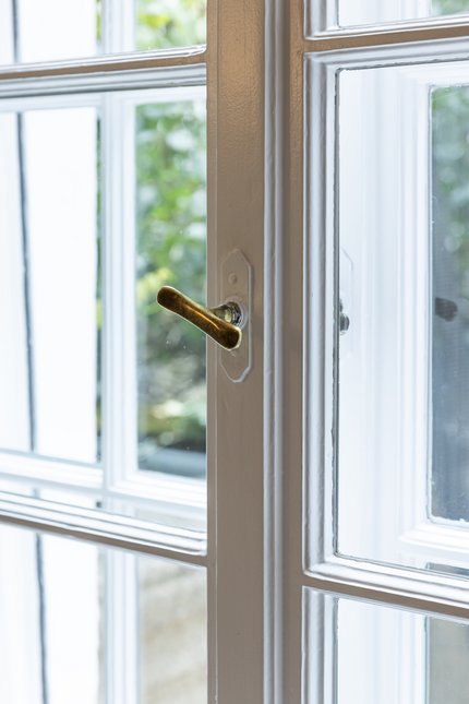 Sprossenfenster; Messing-Beschläge