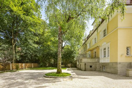 Bis zu 10 Parkplätze