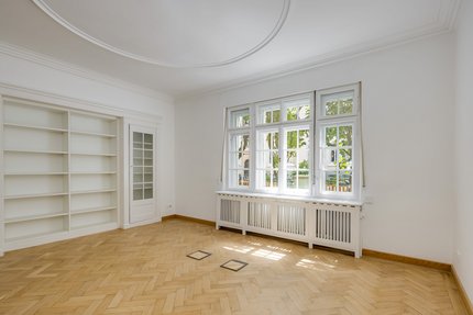 Geräumiges Büro im EG