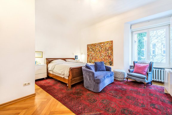 Master bedroom with courtyard orientation