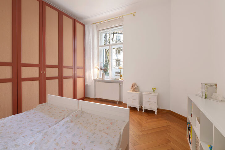 Ruhiges Kinderzimmer zum Hof