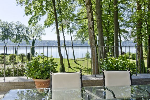 Terrasse mit Seeblick