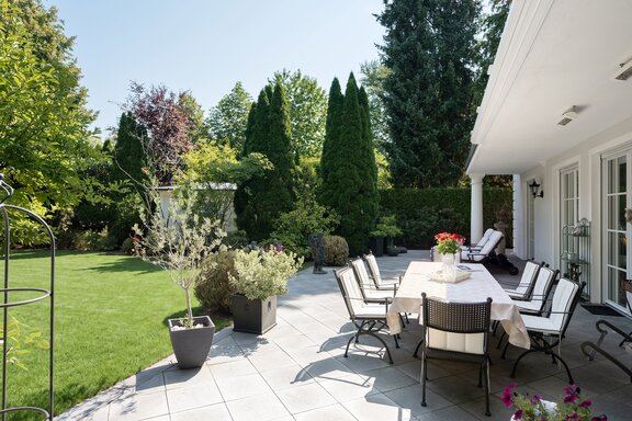 Outdoor area with plenty of privacy