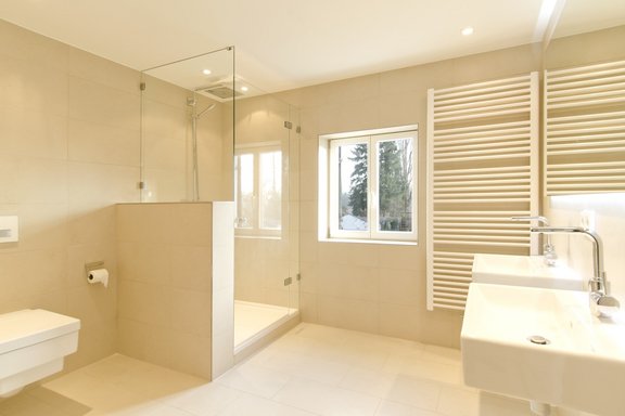 Bathroom on the 1st floor