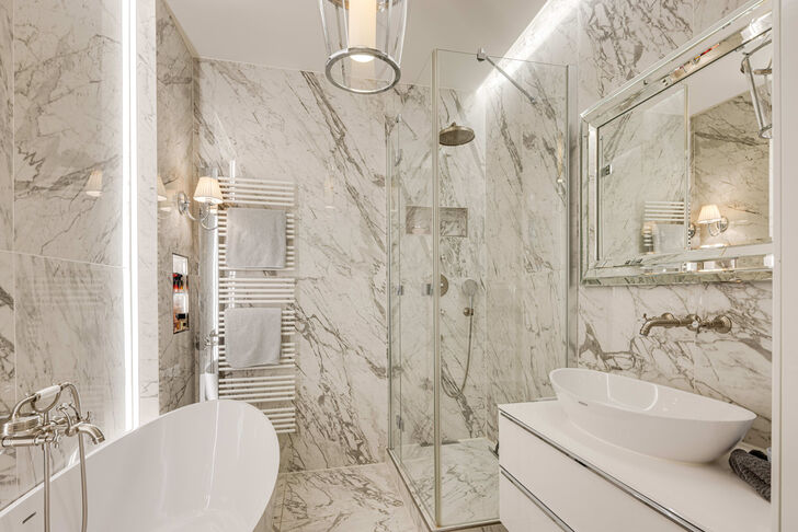 Marbled Porcelain Tile in the Bathroom