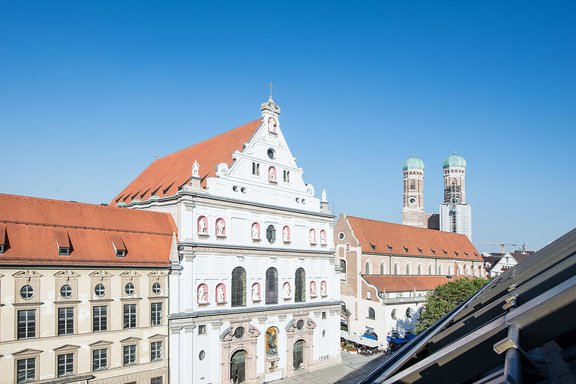 Herrlicher Blick auf die St Michael- und Fr