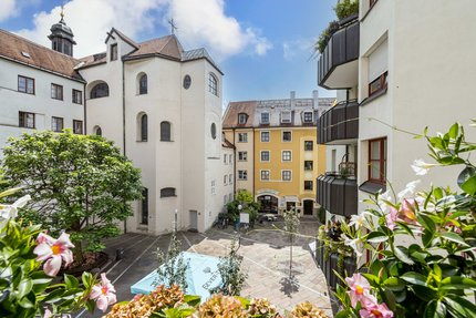 Weite Sichtachse auf die Asamkirche