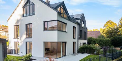 High-end architect-designed villa with a southwest orientation in a prime location in Starnberg (brand-new)