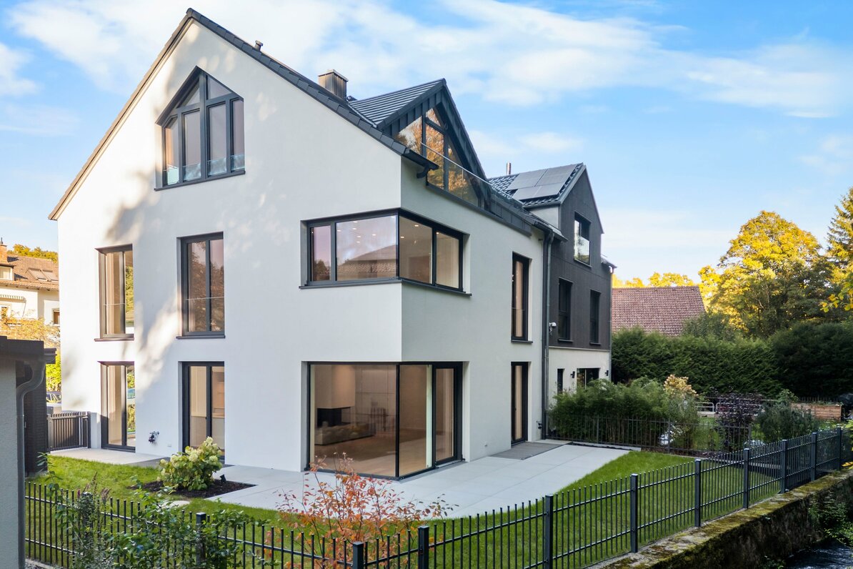 Architect-designed villa, ready for occupancy