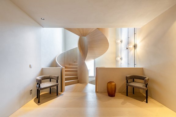 Prestigious entrance