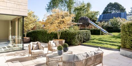 Architektonisches Highlight: Villa mit edelster Ausstattung und Traumgarten