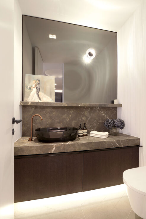 Elegant gestaltetes Gäste-WC