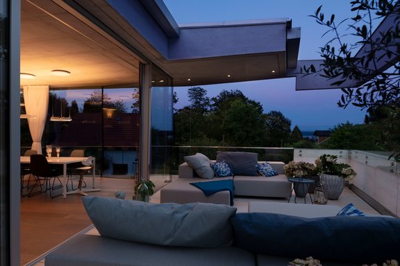 Living terrace with lake view