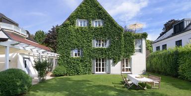 Hinreißende 1930er-Jahre-Villa mit Traumgarten in Toplage