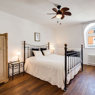 Two bedrooms on the 4th floor