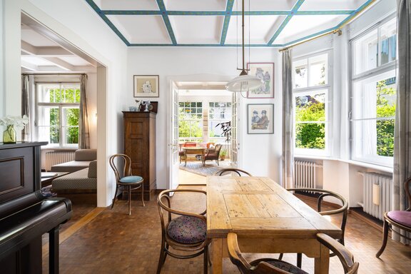 Esszimmer mit Eckerker